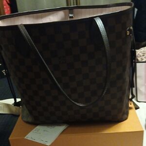 Elegant Checkered Tote Bag